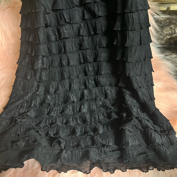 Women’s wrangler size extra-large, tiered pants, black - Picture 4 of 5